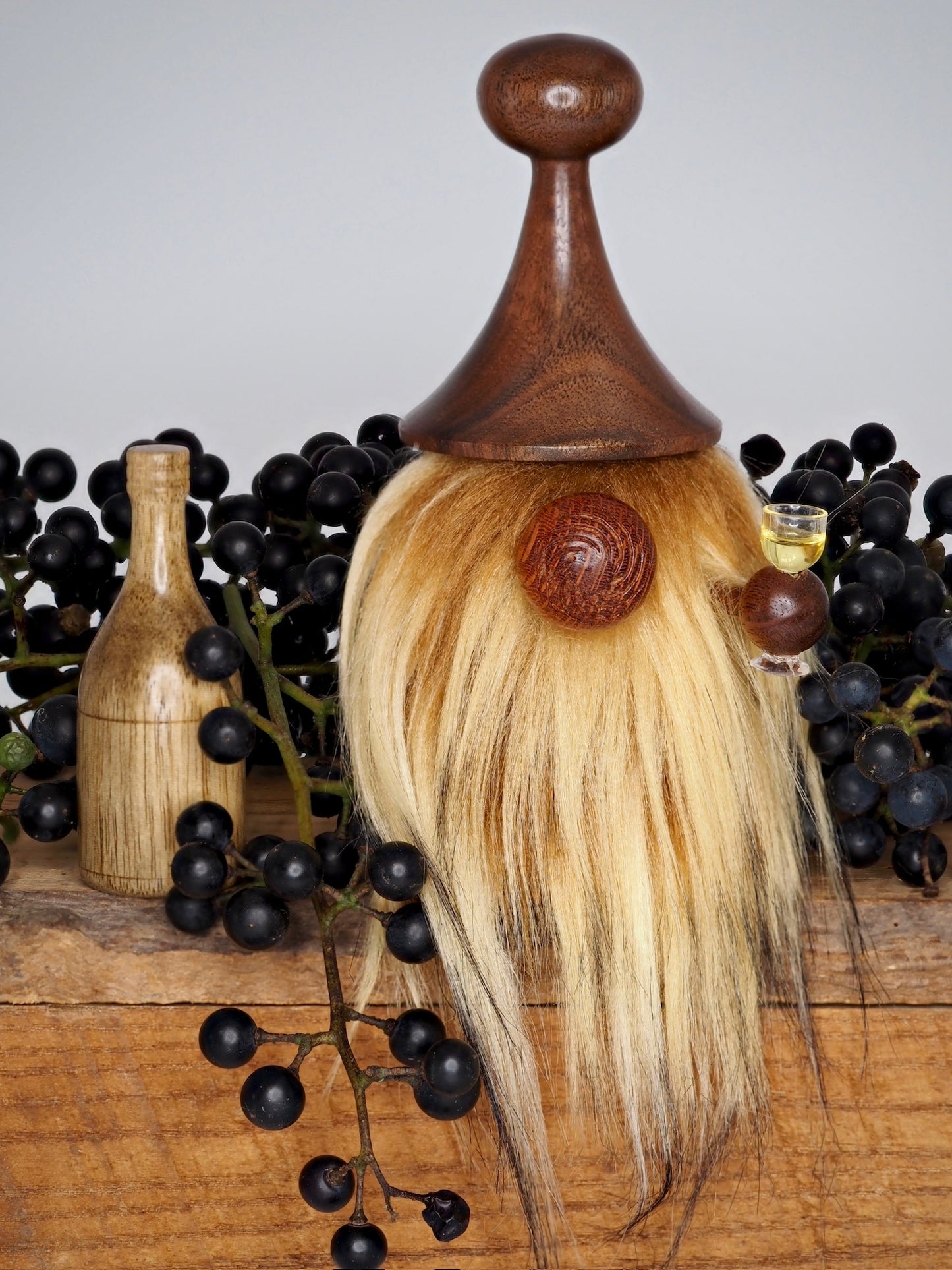 Gnome - Wine-loving Wally
